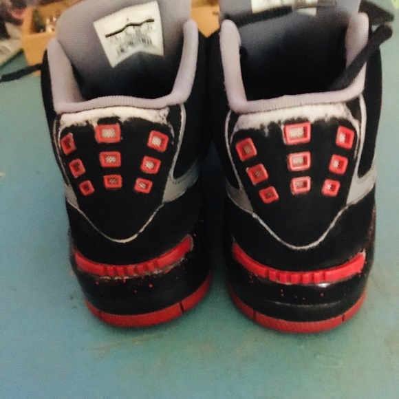 Boys retro air Jordan’s size 13 - Picture 2 of 4